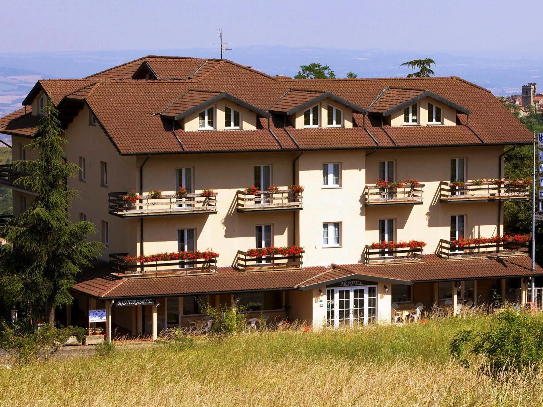 Hotel Gambrinus Abbadia San Salvator Exterior foto