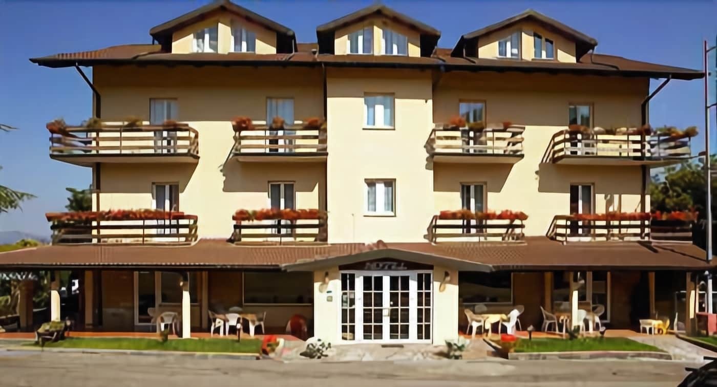Hotel Gambrinus Abbadia San Salvator Exterior foto