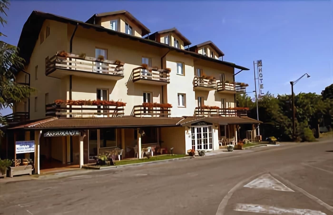 Hotel Gambrinus Abbadia San Salvator Exterior foto