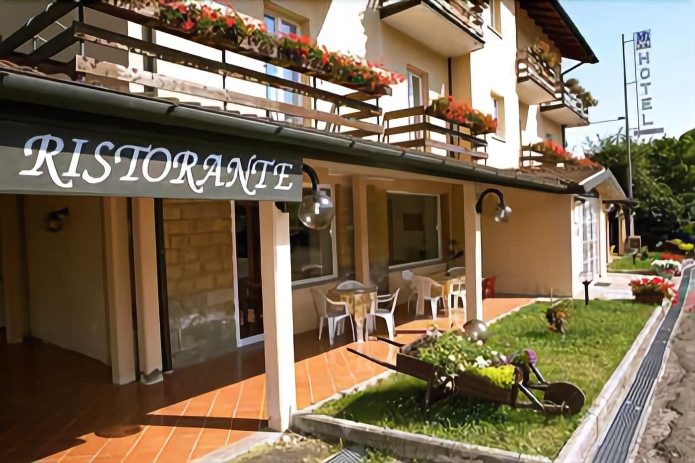 Hotel Gambrinus Abbadia San Salvator Exterior foto