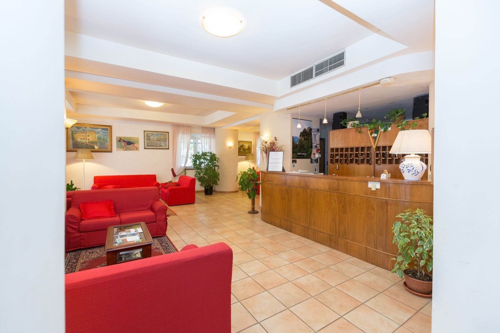 Hotel Gambrinus Abbadia San Salvator Exterior foto
